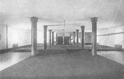 Eine der in drei Stockwerken übereinanderliegenden Malztennen