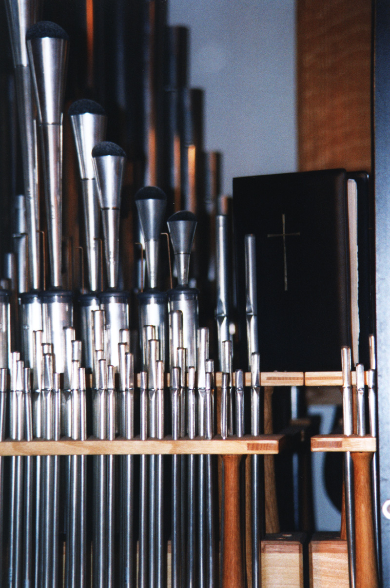Im Vordergrund Pfeifen des Registers 'Zymbel' des ersten Manuals (Hauptwerk der Hauptorgel)