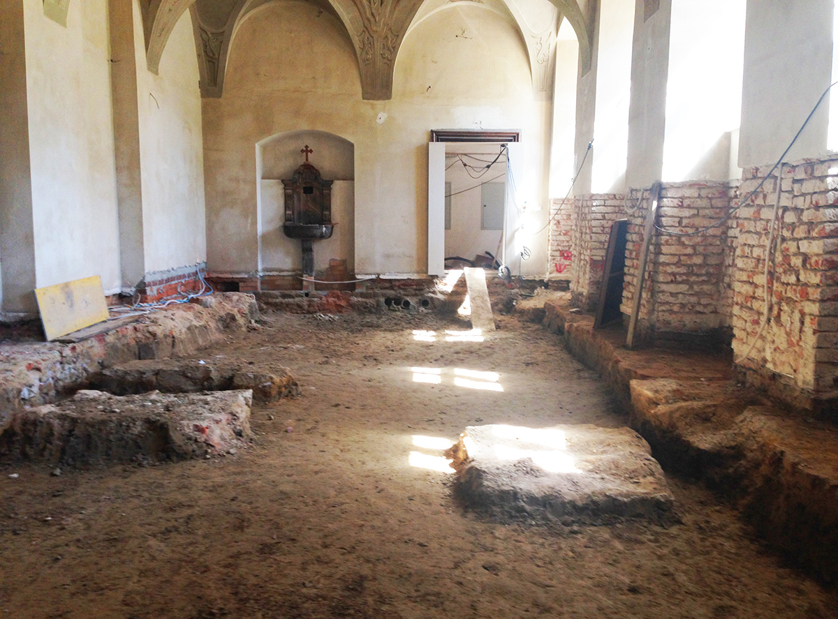 Mittelalterliche Fundamentmauern in der Sakristei