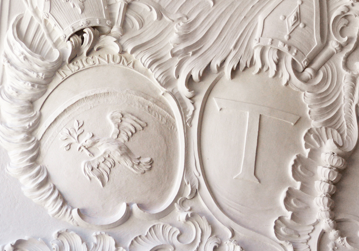 Vorhalle, Wappen der Äbte Theobald II