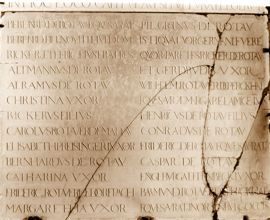 Gedenkplatte für die Familie der Rottauer